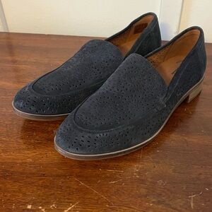 Clarks Trish Calla Women's Loafers in navy perforated suede size 8